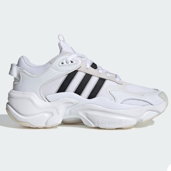 ADIDAS WHITE MAGMUR WOMENS 8 NWT - Picture 1 of 6